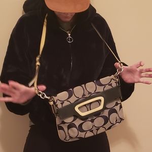 COACH 100% Purse shoulder strap/clutch (Authentic)